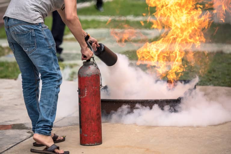 Basic Fire Fighting and Evacuation Fire Drill Simulation Training For Safety in Condominium or Factory