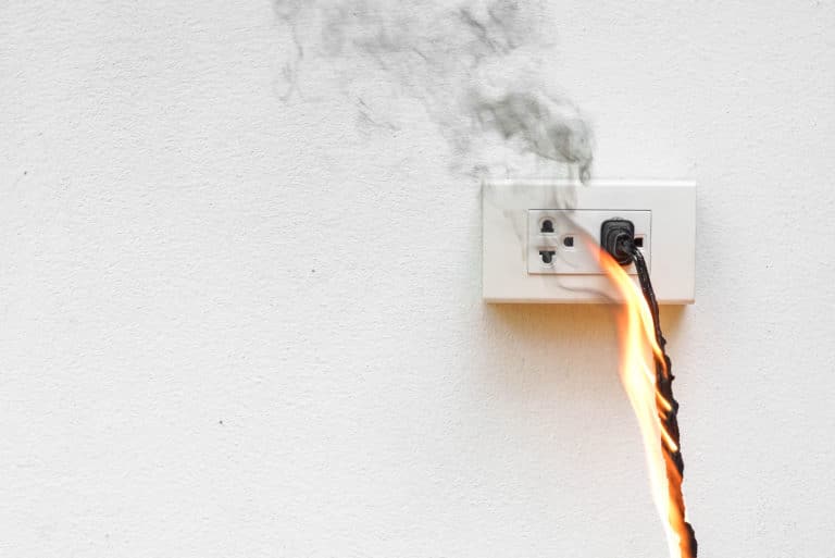 Electricity,Short,Circuit,/,Electrical,Failure,Resulting,In,Electricity,Wire